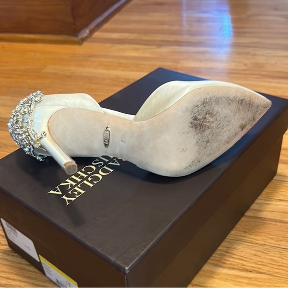 Beautiful wedding heels - Picture 3 of 5